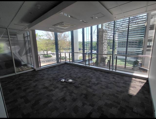 4,542M² OFFICE TO LET IN WATERFALL